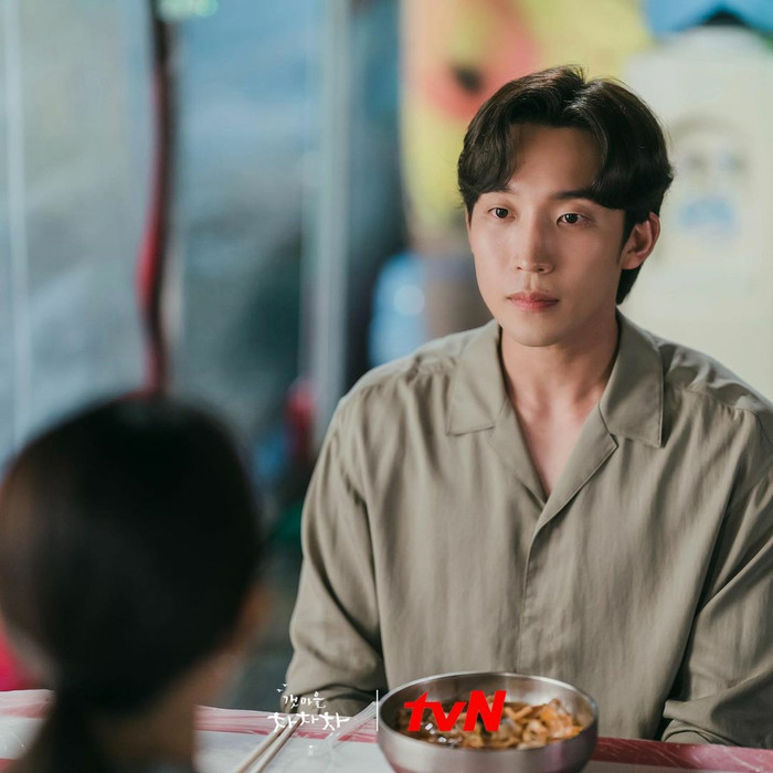 'Hometown Cha Cha Cha' tập 10 bùng nổ cảm xúc với nụ hôn tỏ tình của Shin Min Ah và Kim Seon Ho Ảnh 8