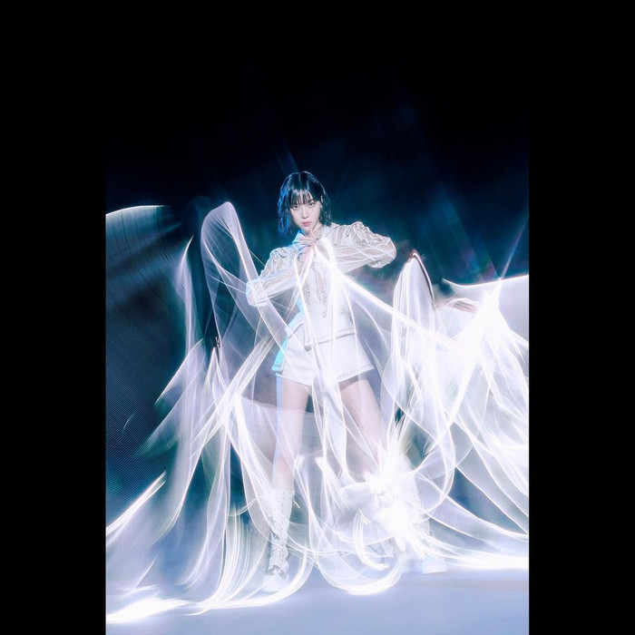 Winter có phần táo bạo và mạnh mẽ hơn.