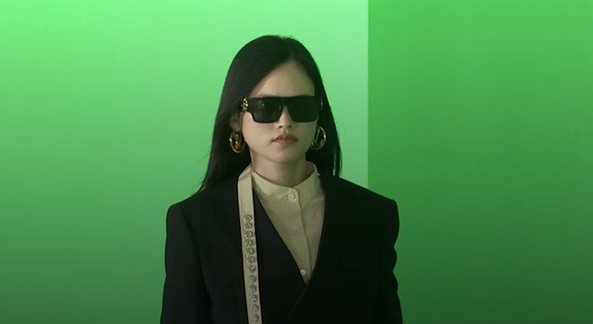 Góc tự hào: Mẫu Việt sải bước đầy khí chất trên sàn runway quốc tế Ảnh 3