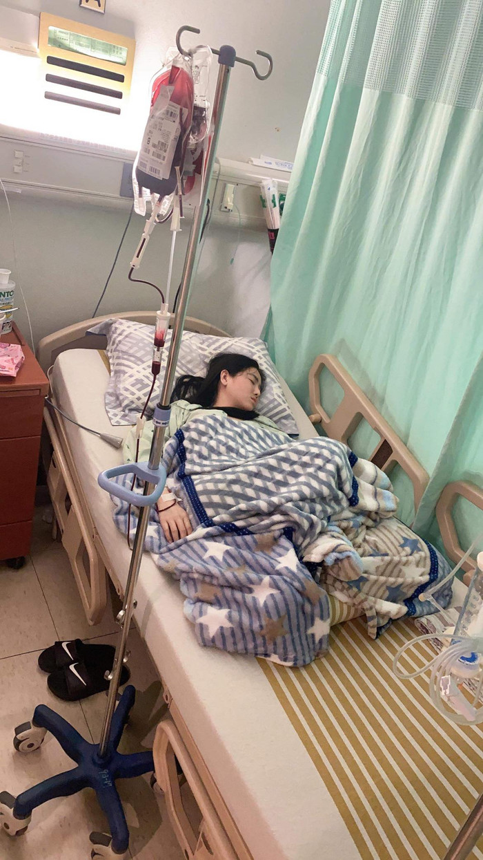 Cô gái xinh đẹp phát hiện ung thư ở tuổi 28 sau chuỗi ngày nhậu nhẹt: 'Hãy yêu quý bản thân mình nhé' Ảnh 7