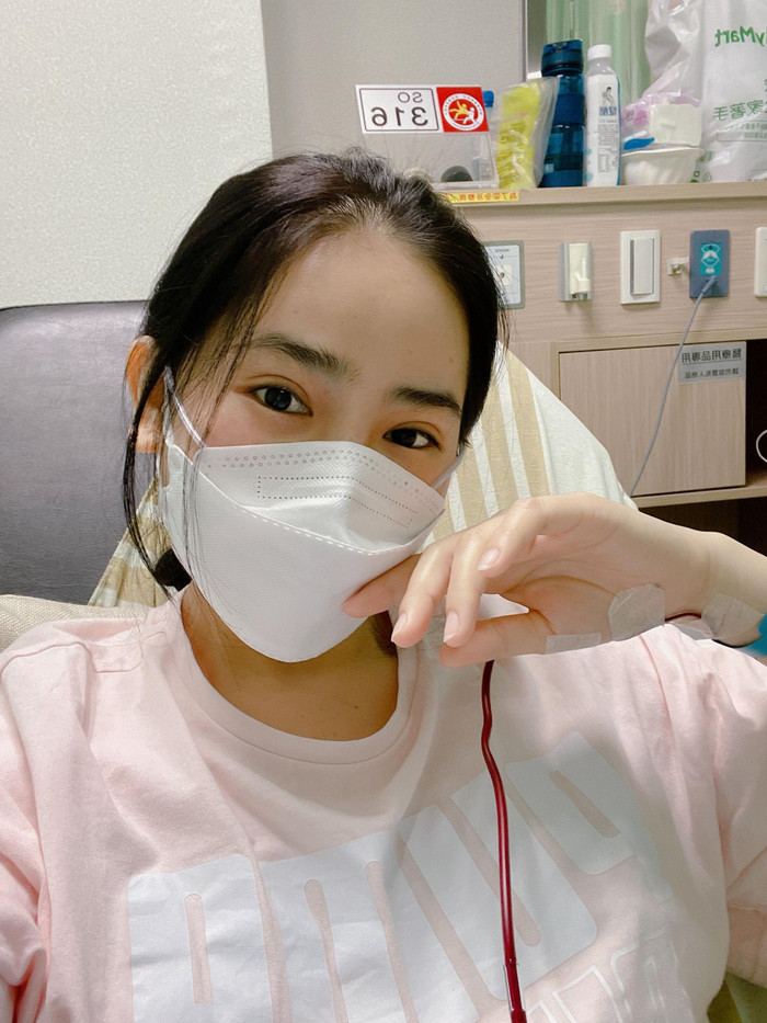 Cô gái xinh đẹp phát hiện ung thư ở tuổi 28 sau chuỗi ngày nhậu nhẹt: 'Hãy yêu quý bản thân mình nhé' Ảnh 3