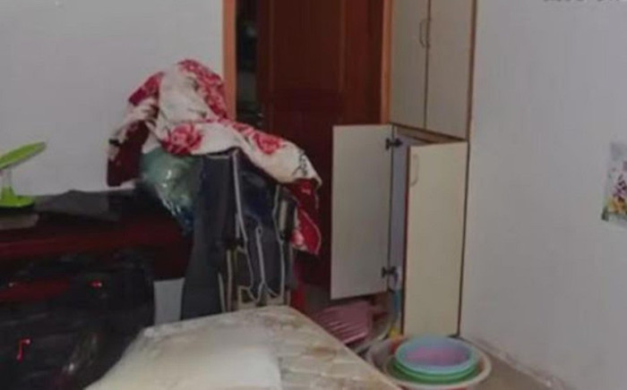 Tưởng khách bùng tiền phòng nên chủ nhà cho người mới thuê, nhưng ai nấy đều hãi hùng khi mở cửa tủ ra Ảnh 2