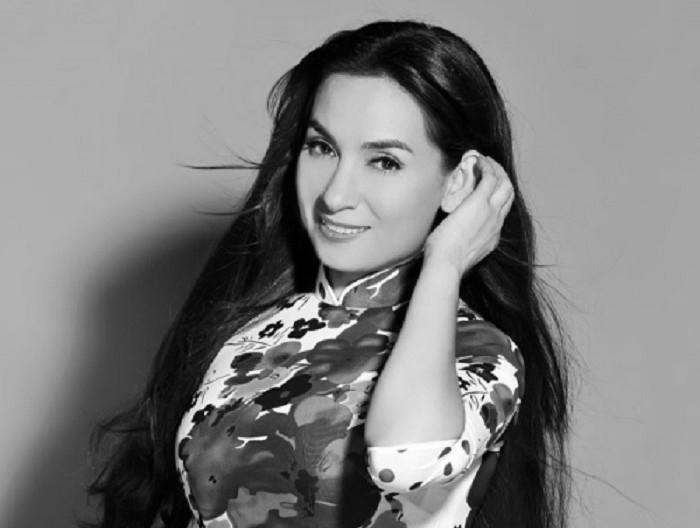 Sau gần hai tháng nhiễm Covid-19, dù được các bác sĩ tận tình cứu chữa, Phi Nhung vẫn không qua khỏi. 