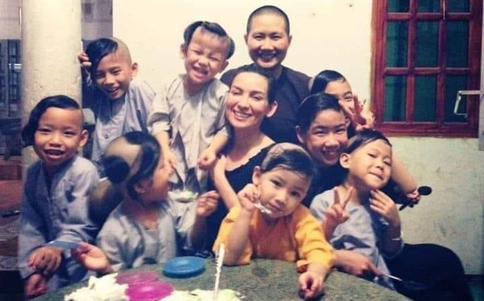 Phi Nhung làm thơ tặng y bác sĩ, Xuân Lan hé lộ tin nhắn nữ ca sĩ trăn trở vì sợ con nuôi tủi thân Ảnh 2