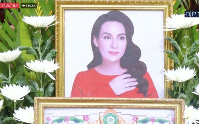 Lễ tưởng niệm ca sĩ Phi Nhung: 'Chị đã nhường cơ hội chích vaccine cho người khác và ra đi' Ảnh 2