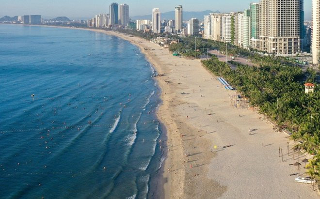 Đà Nẵng mở lại cơ sở cắt tóc, chợ truyền thống, cho phép người dân tắm biển theo giờ Ảnh 2