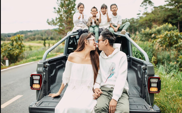 Minh Hà đăng ảnh mừng sinh nhật Lý Hải, kèm lời nhắn: 'Cuộc sống ngắn ngủi, lấp lánh chưa chắc là vàng' Ảnh 2