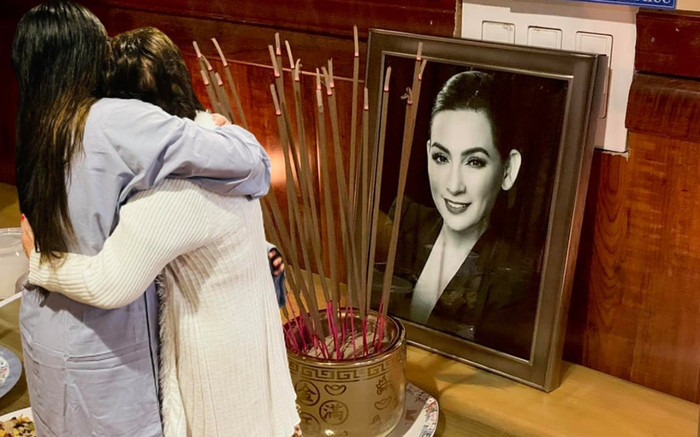 Con gái ruột Phi Nhung làm lễ cầu siêu cho mẹ tại Mỹ Ảnh 2