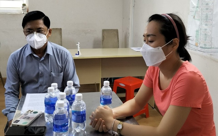 Bí thư phường công khai xin lỗi người phụ nữ bị cưỡng chế test Covid-19 Ảnh 2