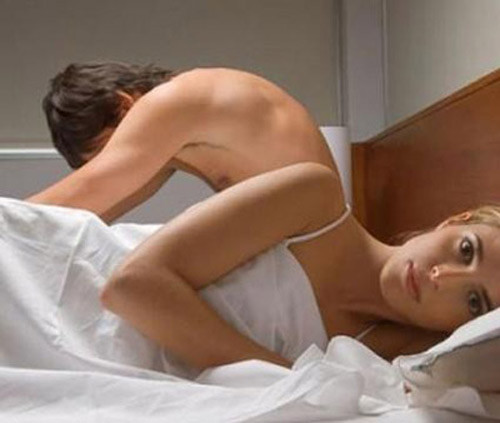 Dù đã lấy nhau 2 năm nhưng hai người chỉ quan hệ 1 lần đúng nghĩa nhưng cũng chưa được chọn vẹn. (Ảnh minh hoạ).
