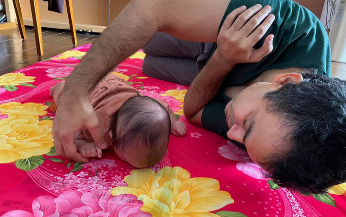 Võ Hạ Trâm khoe ảnh con gái bên ông xã Ấn Độ, netizen so sánh chi tiết này với nhà Đông Nhi, Hà Hồ Ảnh 2