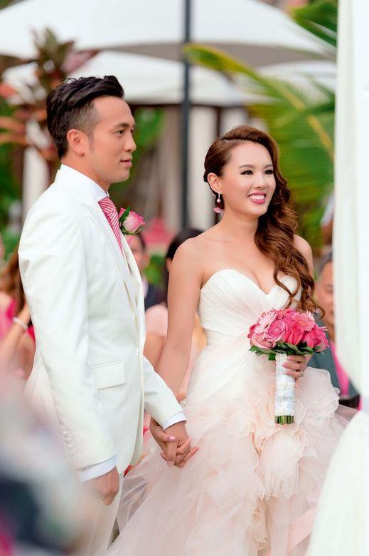 Dương Lạc Đình và Hoàng Thiên Cao đi đến hôn nhân sau nhiều năm hẹn hò