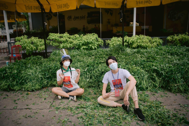 Đồng hành cùng Nam Thư là những đồng nghiệp thân thiết như MC Nguyên Khang, diễn viên Dương Thanh Vàng,...