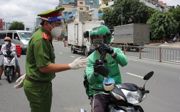 TP.HCM: Bỏ giấy đi đường, người dân cần làm gì để khai báo lưu thông từ 1/10? Ảnh 2