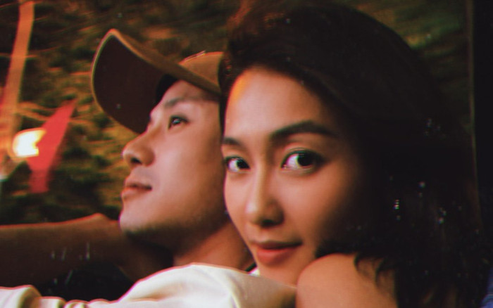 Thanh Sơn công khai đăng ảnh Khả Ngân ôm từ sau, còn tựa đầu vào vai đầy hạnh phúc Ảnh 2