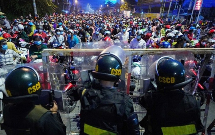 TP.HCM đưa người dân có mong muốn về quê sau thời gian nới lỏng giãn cách bằng xe khách Ảnh 2