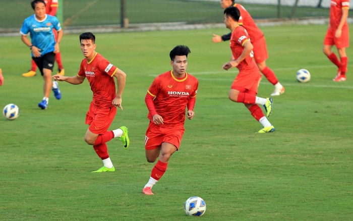 Vũ Văn Thanh bị đau ở UAE, bỏ ngỏ khả năng đá trước Trung Quốc Ảnh 2
