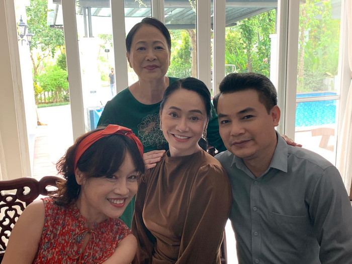 'Hương vị tình thân' chính thức đóng máy sau 10 tháng quay phim: 'Mục tiêu duy nhất là vừa lòng khán giả' Ảnh 12