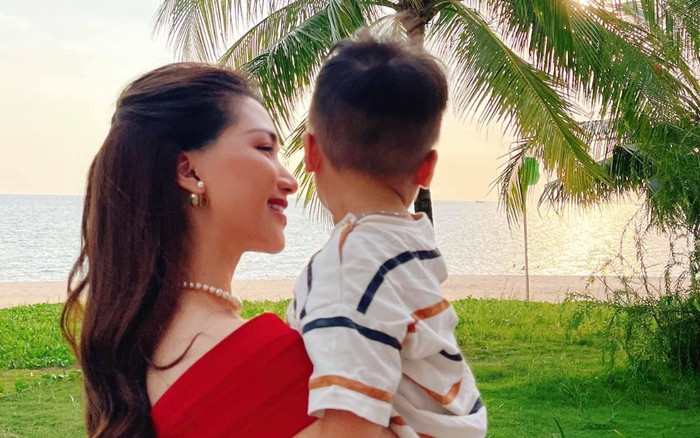 Không chỉ điển trai, nhóc tỳ nhà Hòa Minzy còn biết làm hành động này khiến bao ông bố bà mẹ xuýt xoa Ảnh 2