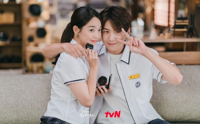 'Hometown Cha Cha Cha' tập 12: Kim Seon Ho gây tò mò với quá khứ bí ẩn nhiều đau thương Ảnh 2