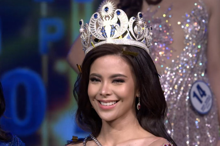 Miss World Philippines bị 'té sấp mặt' 2 lần trong đêm chung kết dài 5 tiếng rưỡi Ảnh 2