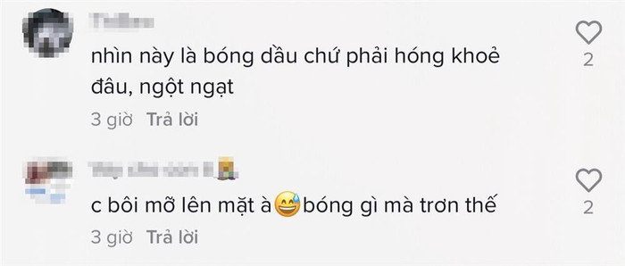 Đại đa số cho rằng, cô đang để làn da mình bị bóng dầu chứ không phải hiệu ứng bóng loáng do trang điểm. 