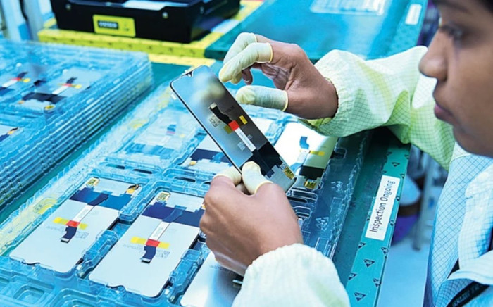 Lộ diện smartphone màn hình 4K đầu tiên của Xiaomi Ảnh 2