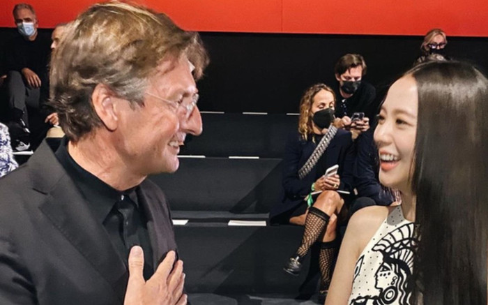 Hay tin CEO Dior muốn 'chống lưng' cho Jisoo (BLACKPINK), netizen liền có phản ứng trái chiều Ảnh 2