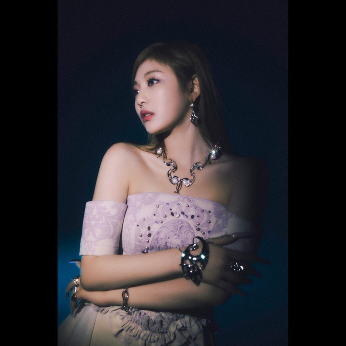 Ấn tượng với doanh số album đầu tay của aespa: Hơn 400.000 bản được tẩu tán Ảnh 7