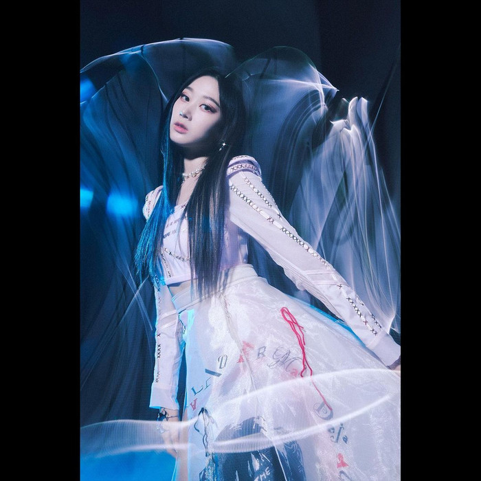 Ấn tượng với doanh số album đầu tay của aespa: Hơn 400.000 bản được tẩu tán Ảnh 6