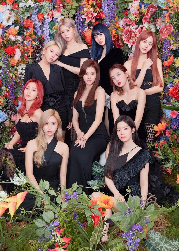 JYP tiếp tục kiếm tiền theo cách gây bức xúc: TWICE tung bộ ảnh lịch mới nhưng không có mặt Jeongyeon Ảnh 3