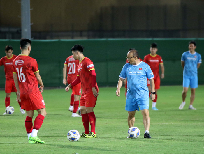 HLV Park đang tập trung cao độ cho trận Trung Quốc vs Việt Nam.