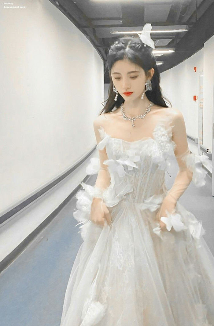 Fandom Tiêu Chiến và Vương Nhất Bác bỗng tranh cãi nảy lửa: Nguyên nhân liên quan đến Cúc Tịnh Y Ảnh 5