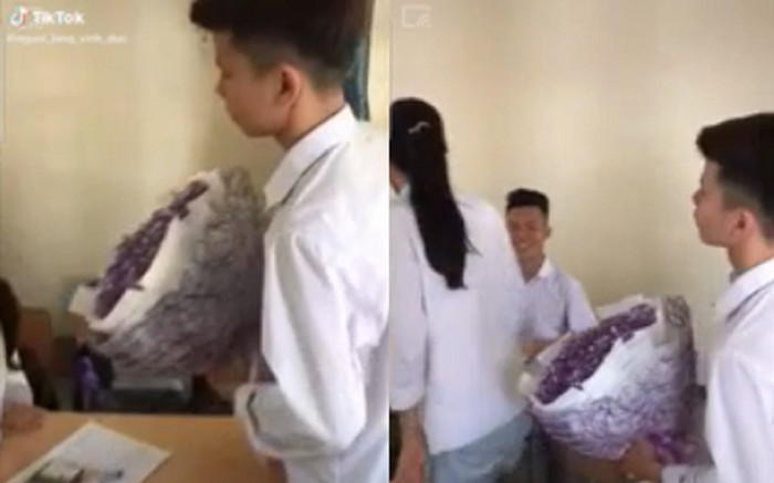 Nam sinh cầm bó hoa to đến tỏ tình với nữ sinh nhưng bị từ chối, hành động sau đó khiến tất cả bất ngờ Ảnh 2
