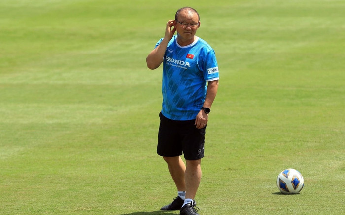 Ông Park sẽ 'bẻ ghế' HLV Li Tie? Ảnh 2