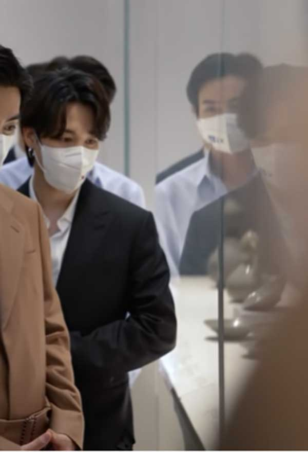 Ấn tượng với hình thể cực đẹp của Jin (BTS): Báo chí Nhật Bản cũng tấm tắc khen Ảnh 14