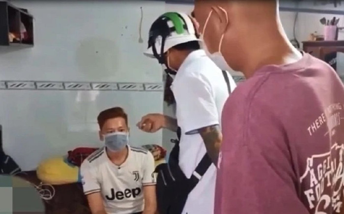 Danh tính Youtuber 'tát cháy má' nam thanh niên vì cho rằng cố ca sĩ Phi Nhung bị nói xấu Ảnh 2