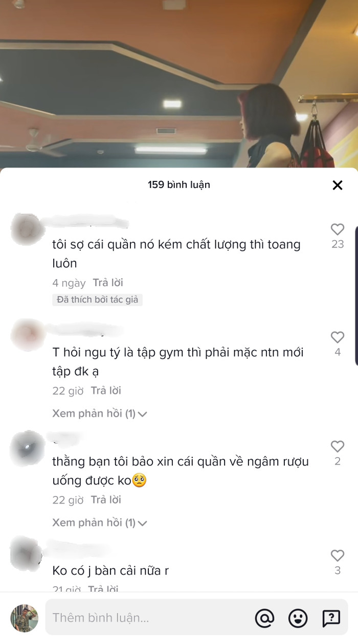 Nhiều bình luận của khán giả về chiếc quần của cô PT.