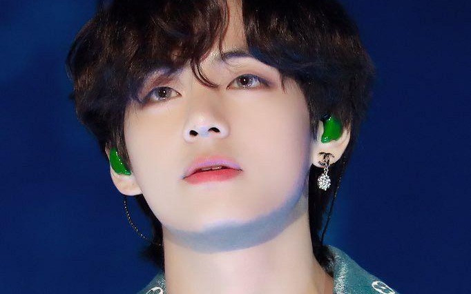 10 gương mặt đẹp trai nhất thế giới 2021: V (BTS) dẫn đầu Ảnh 2