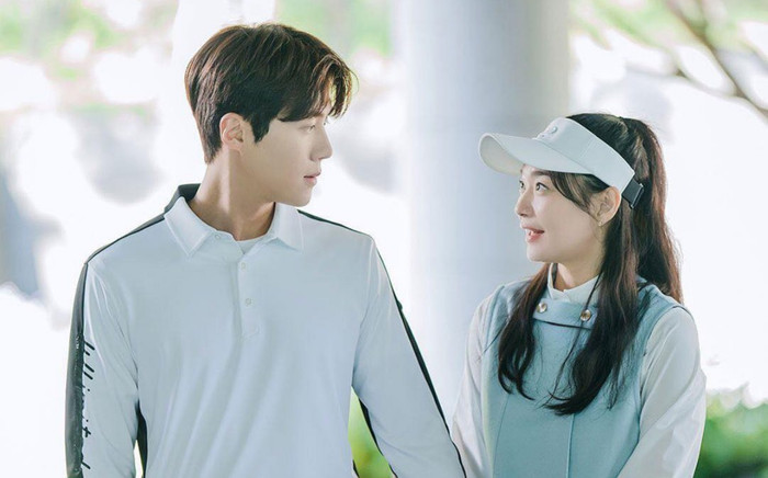 'Hometown Cha Cha Cha' tập 13: Kim Seon Ho một mực che giấu quá khứ khiến Shin Min Ah chạnh lòng Ảnh 2