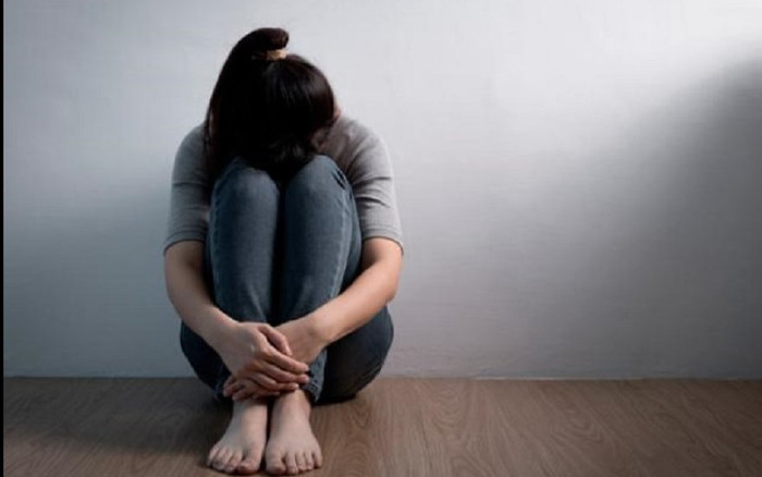 Áp lực học hành online, nữ sinh mắc trầm cảm tự hành hạ cơ thể phải nhập viện tâm thần Ảnh 2