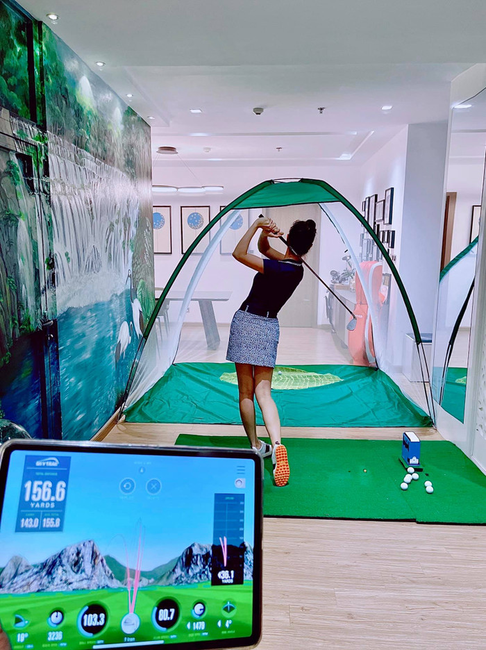 Hiếm hoi Hoa hậu Jennifer Phạm 'cưa sừng làm nghé' với trang phục Golf Ảnh 7