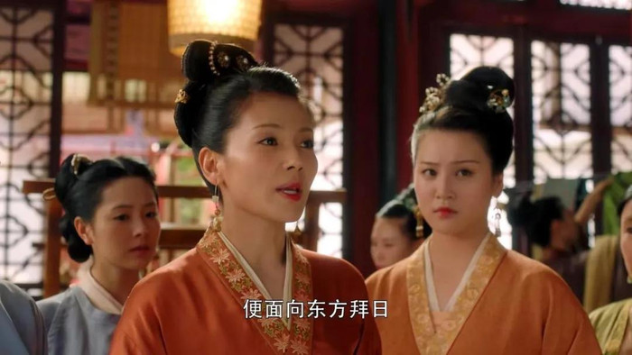 Khi sao nữ Cbiz 'cưa sừng làm nghé' quá lố: Châu Tấn đóng Như Ý chưa 'dừ' bằng Tiểu Long Nữ 51 tuổi Ảnh 18