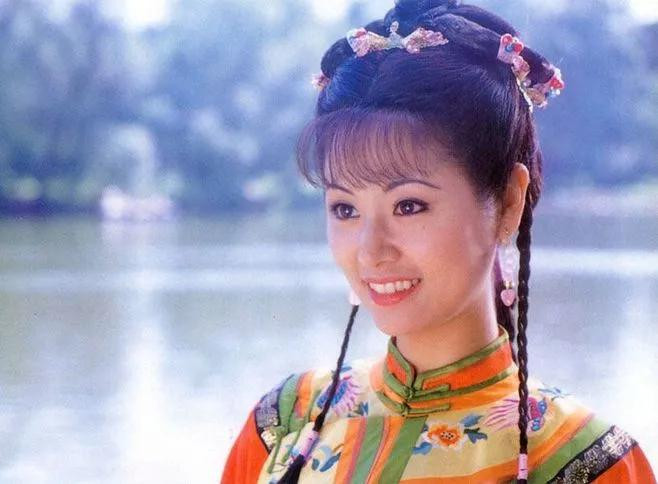 Khi sao nữ Cbiz 'cưa sừng làm nghé' quá lố: Châu Tấn đóng Như Ý chưa 'dừ' bằng Tiểu Long Nữ 51 tuổi Ảnh 22