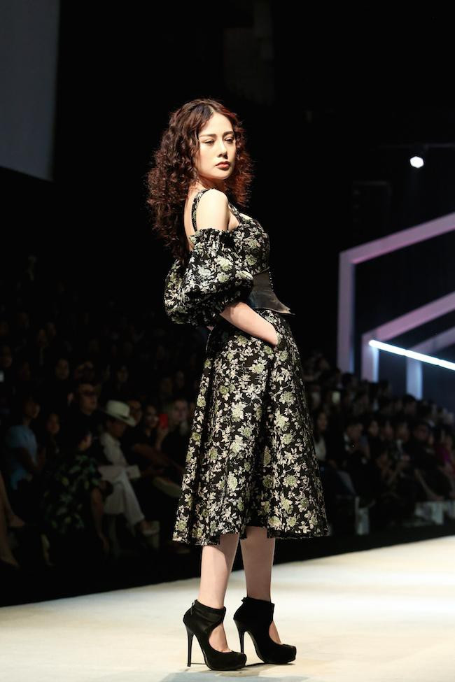 Sau 5 năm vắng bóng, lần tái xuất gần nhất của Phương Oanh trên sàn diễn thời trang khiến nhiều người chú ý. 