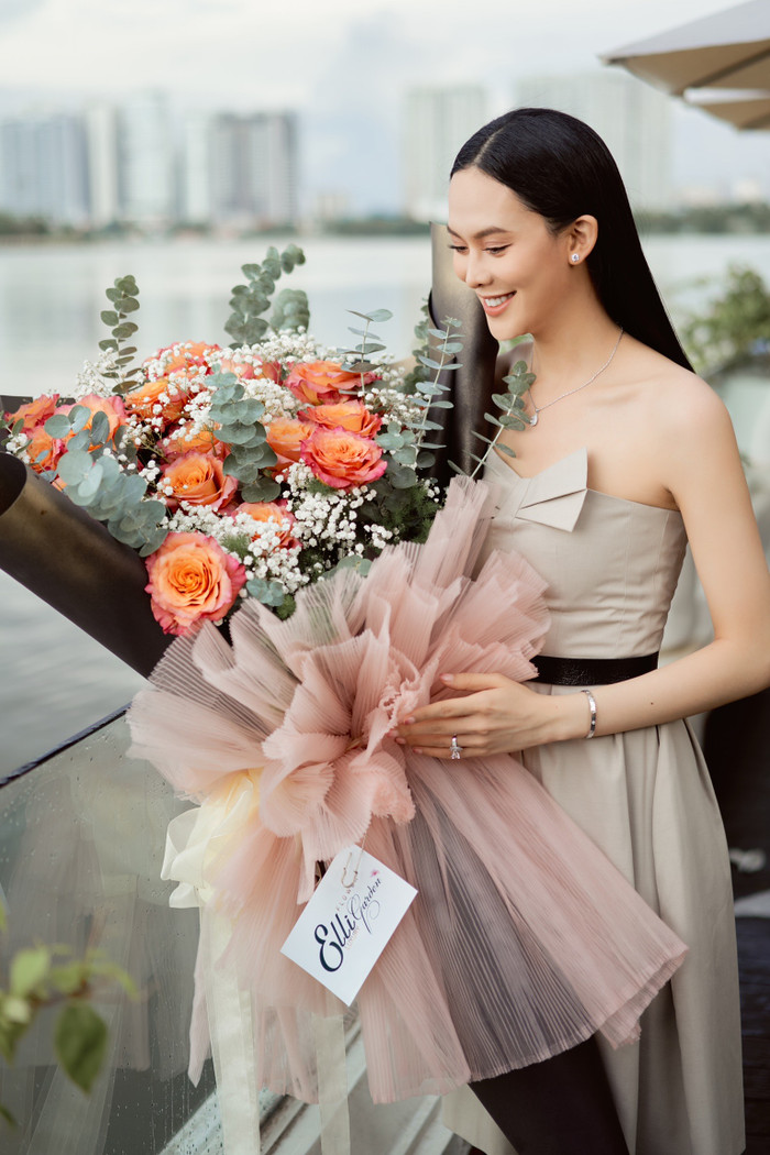 Người đẹp được yêu thích nhất Miss Universe VietNam 2015 khoe vòng eo con kiến đón tuổi mới Ảnh 5