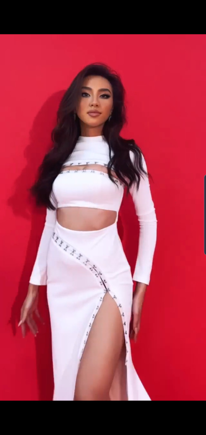 Chăm chỉ tập gym, ăn uống cải thiện vóc dáng, khán giả Việt hoàn toàn đủ cơ sở để có niềm tin, đặt hi vọng vào cô gái này. 