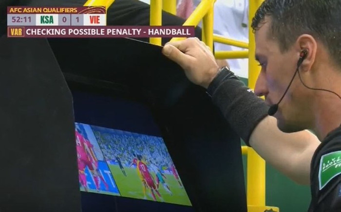 Thói quen chơi tiểu xảo ở V.League khiến tuyển Việt Nam lập kỷ lục bị phạt đền? Ảnh 2