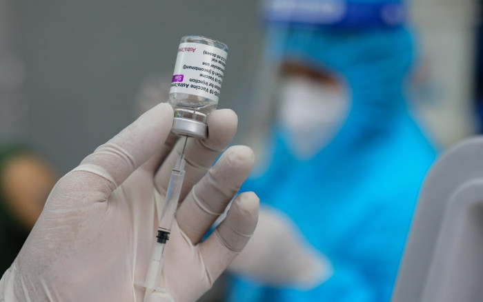 Phấn đấu đến cuối năm 2021, tiêm đủ 2 mũi vaccine Covid-19 cho 95% học sinh 12-17 tuổi Ảnh 2