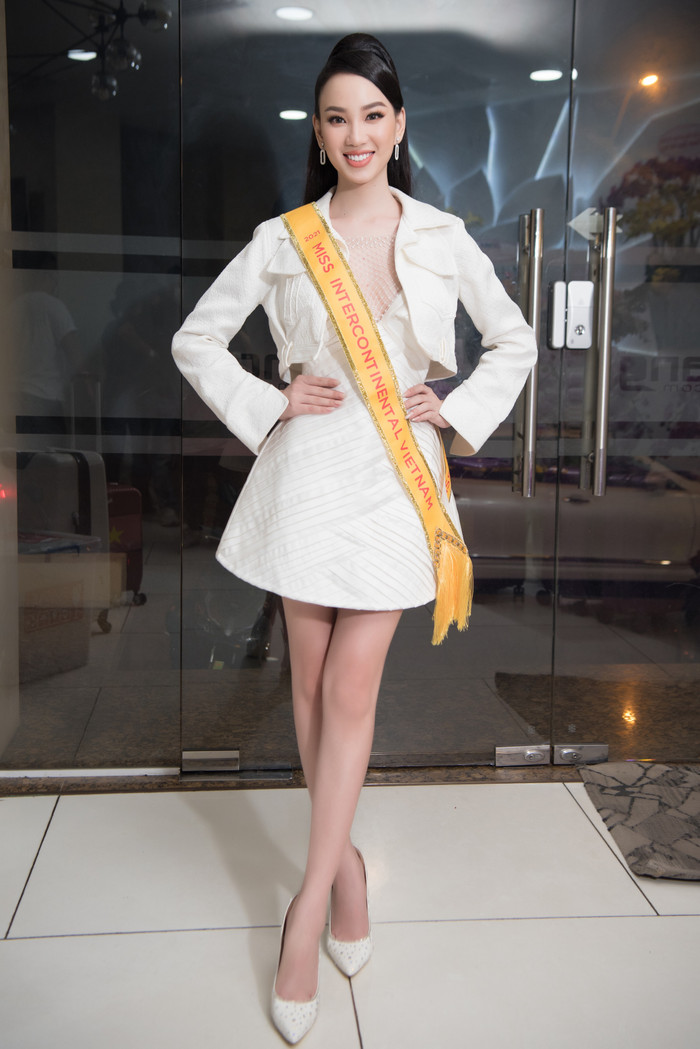 Ái Nhi như quý cô thanh lịch tại sân bay, lên đường tham dự Miss Intercontinental Ảnh 6